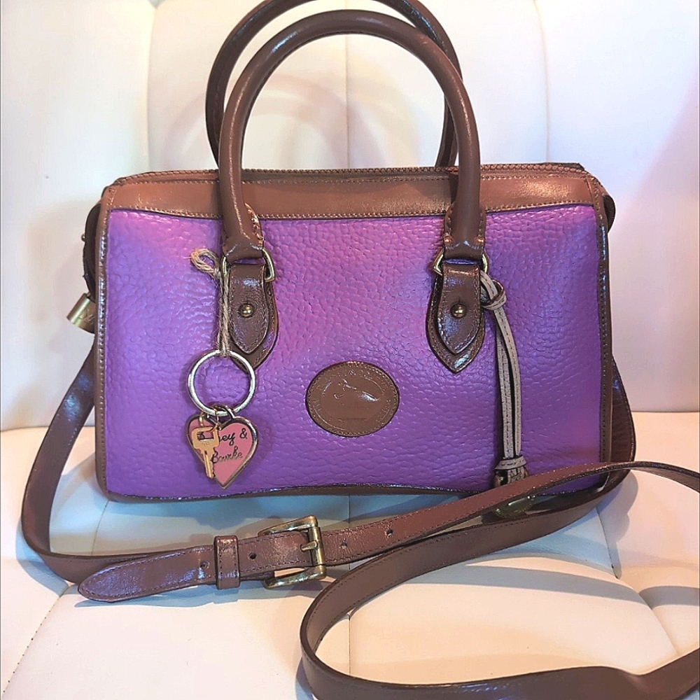 "Dooney & Bourke" Vintage, Fuchsia“Lock & Key Satchel” w/D&B <3 Keychain